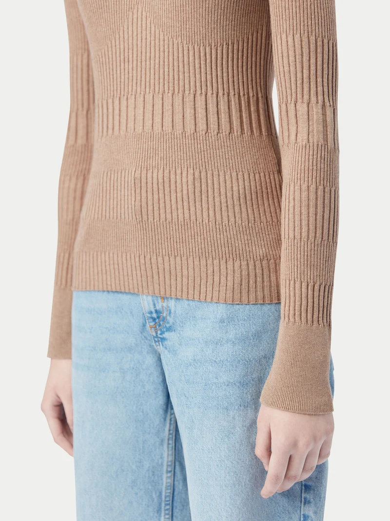 Hochgeschlossener Rippenpullover aus Baumwoll-Seiden-Kaschmir-Mischung