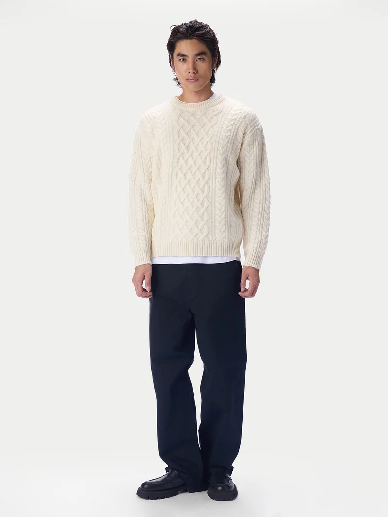 Kaschmirpullover mit Aran-Zopfmuster, Rundhals
