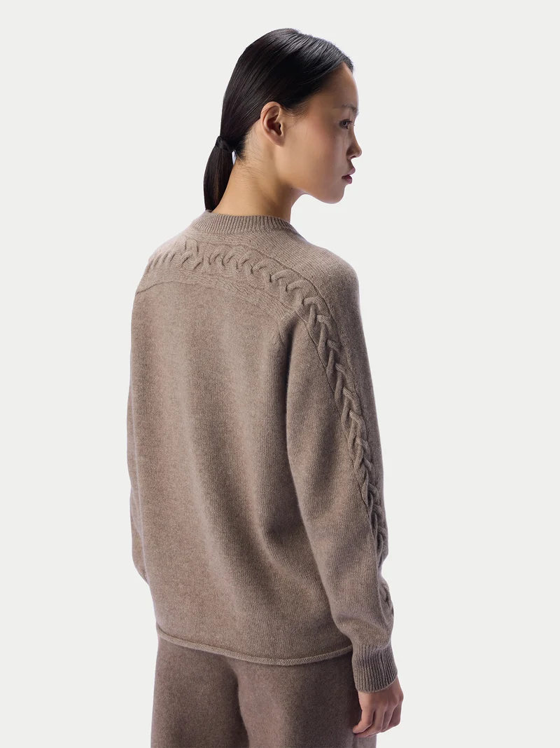 Kaschmirpullover mit Zopf-Raglanärmeln und Rundhalsausschnitt