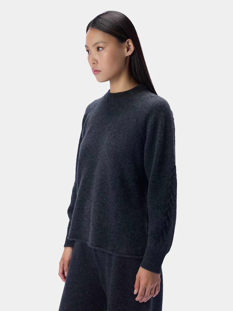 Kaschmirpullover mit Zopf-Raglanärmeln und Rundhalsausschnitt