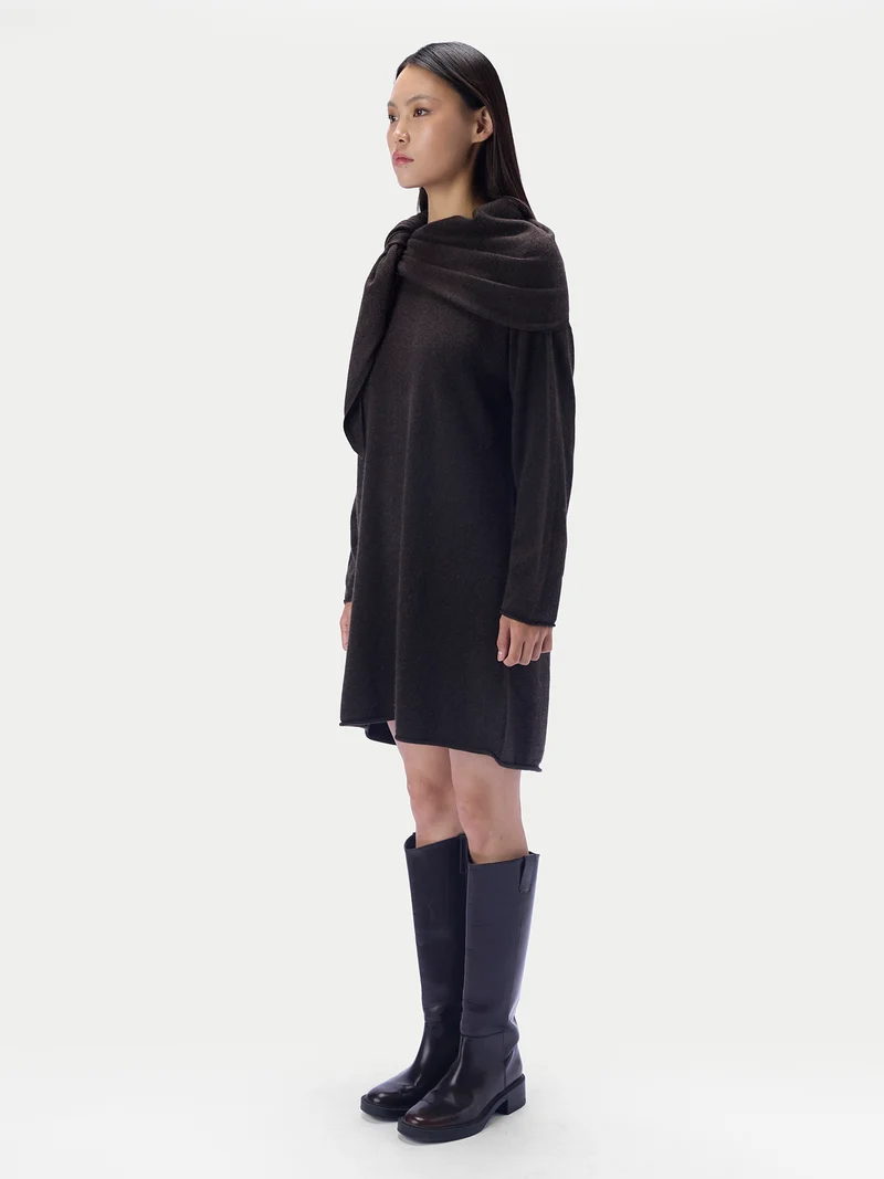 Kaschmirkleid in Tunikaform mit Schalgürtel