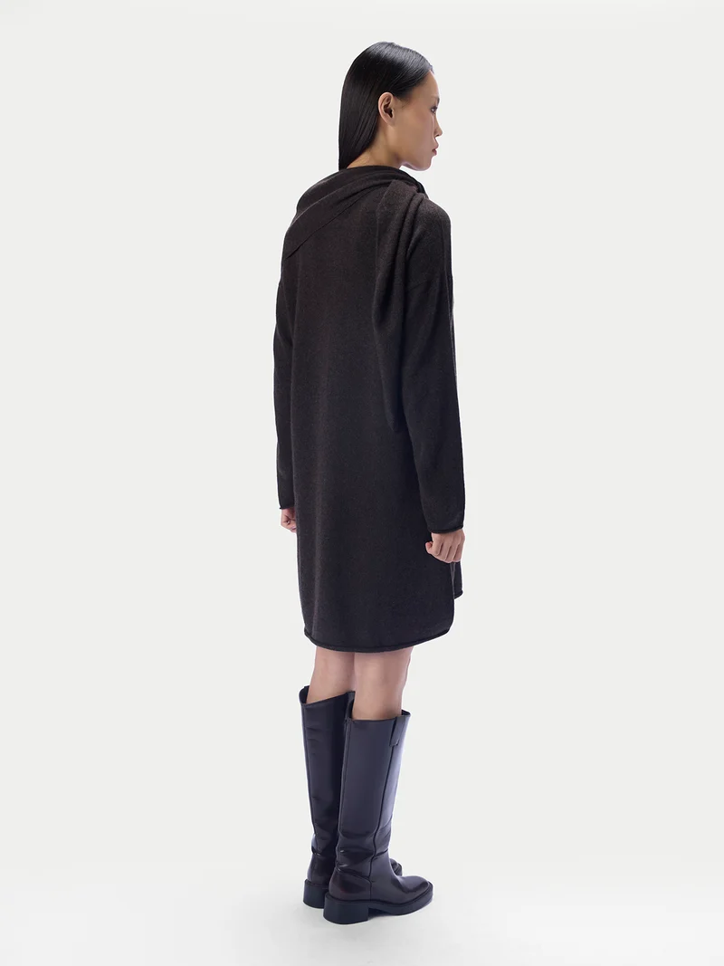 Kaschmirkleid in Tunikaform mit Schalgürtel