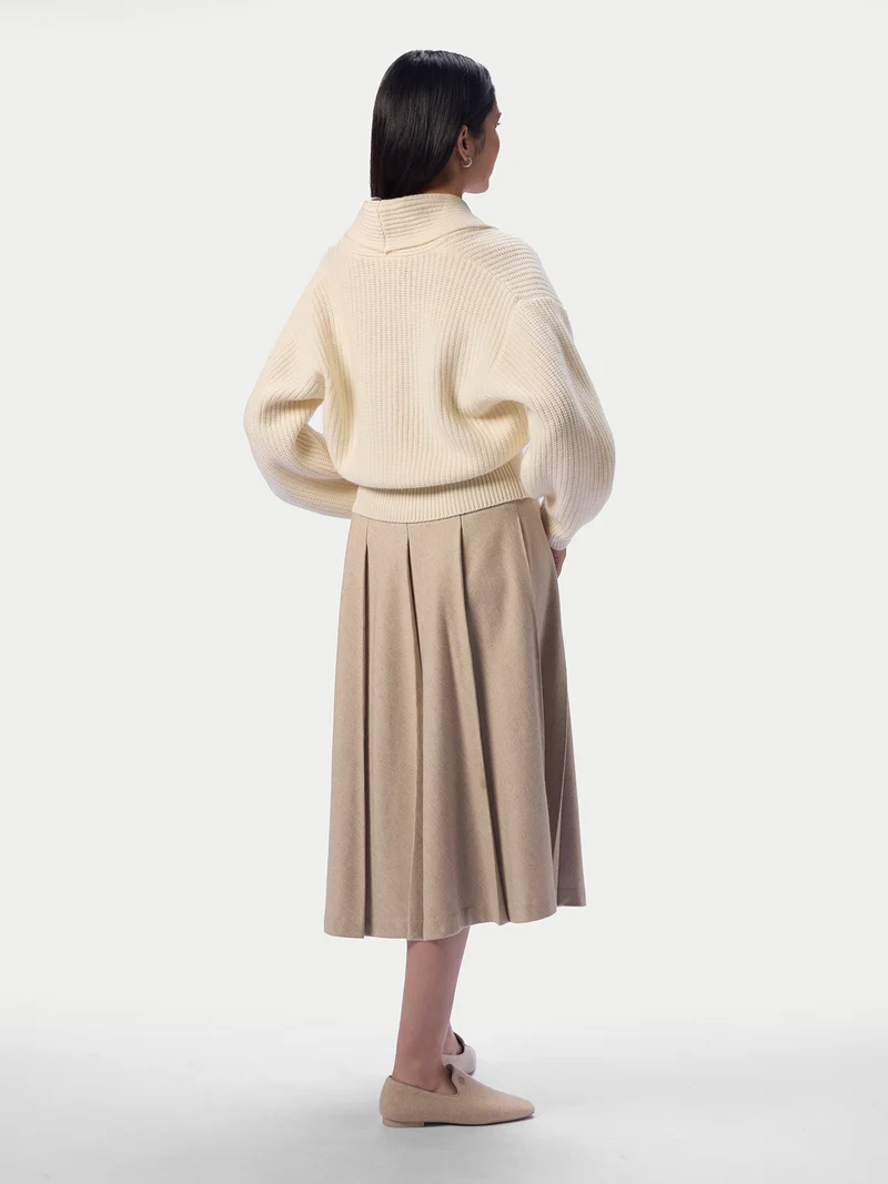 Kurze Kaschmir-Strickjacke mit Schalkragen