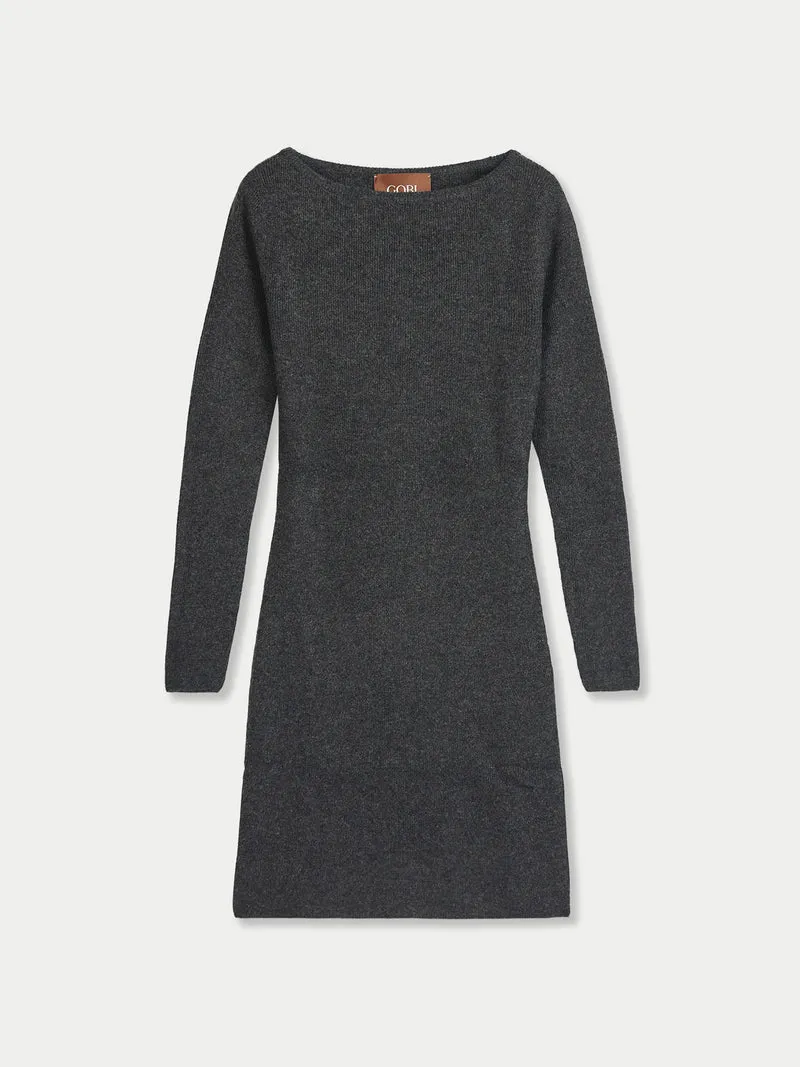 Geripptes Kaschmir-Kleid mit U-Boot-Ausschnitt