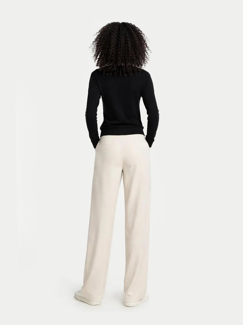 Timeless R-Ausschnitt Kaschmirpullover