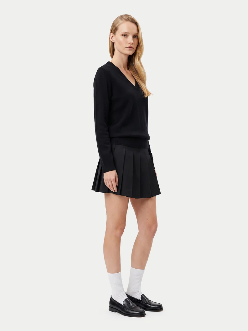Kaschmirpullover mit tiefem V-Ausschnitt