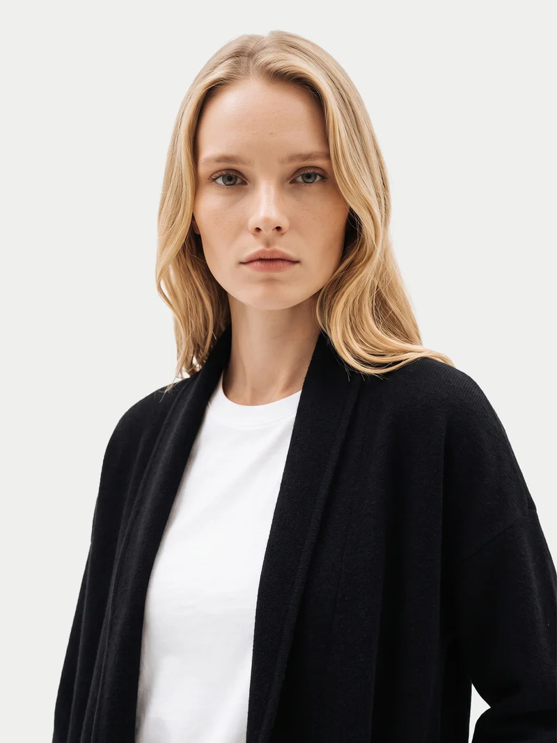 Lange Kaschmir-Strickjacke mit Schalkragen