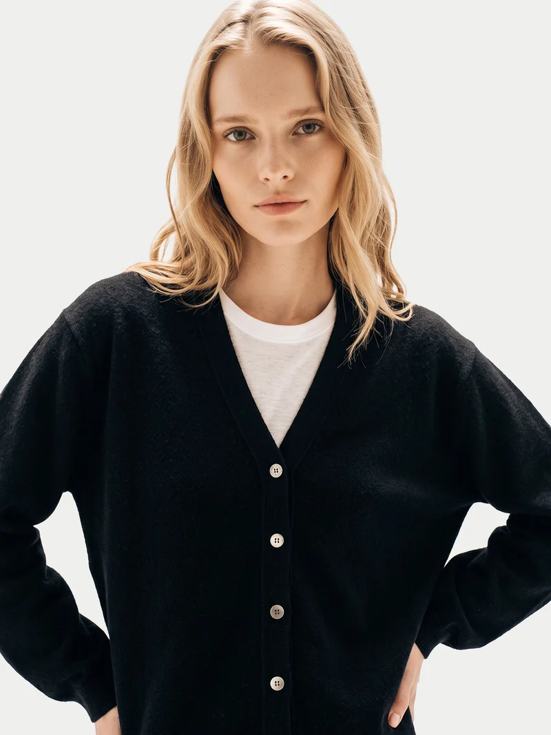 Kaschmir-Strickjacke mit V-Ausschnitt
