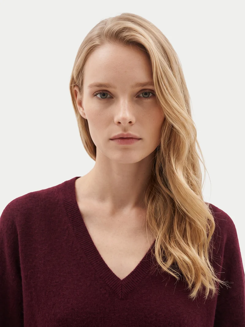 Kaschmir-Pullover mit tiefem V-Ausschnitt