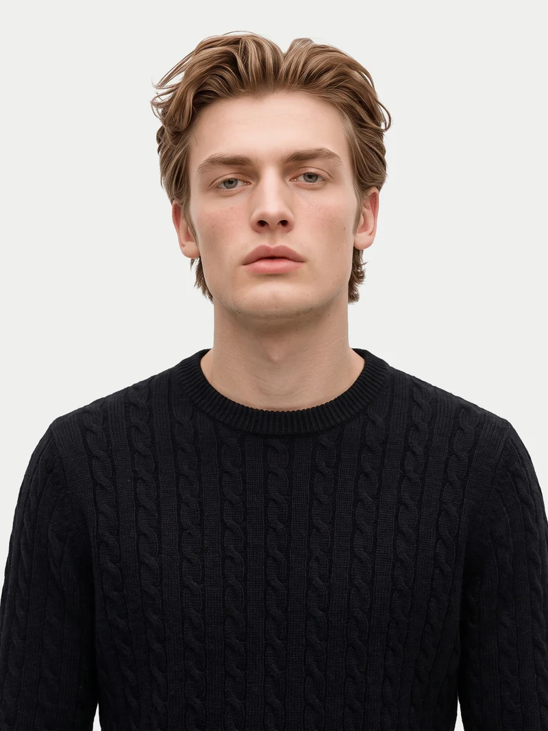 Kaschmir-Pullover mit Zopfmuster und Rundhalsausschnitt
