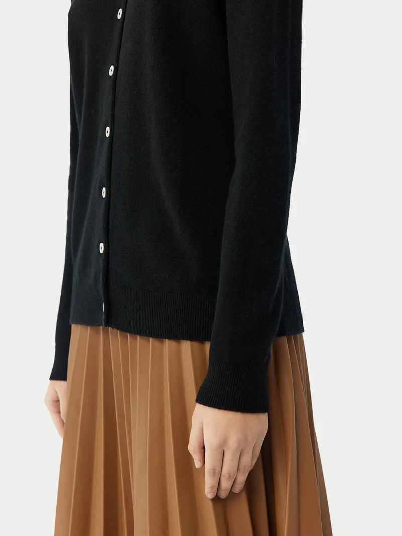 Basic B-Ausschnitt Kaschmirstrickjacke