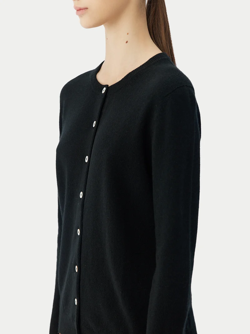 Basic B-Ausschnitt Kaschmirstrickjacke
