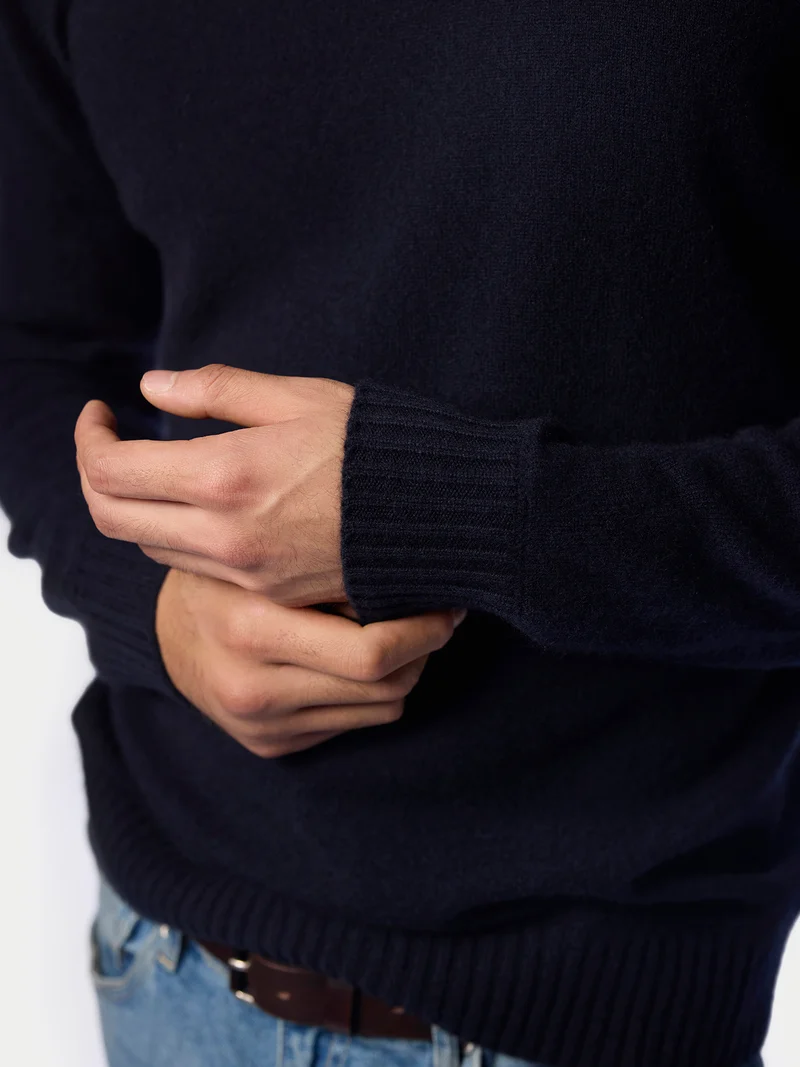 Schmal geschnittener Kaschmir-Rollkragenpullover