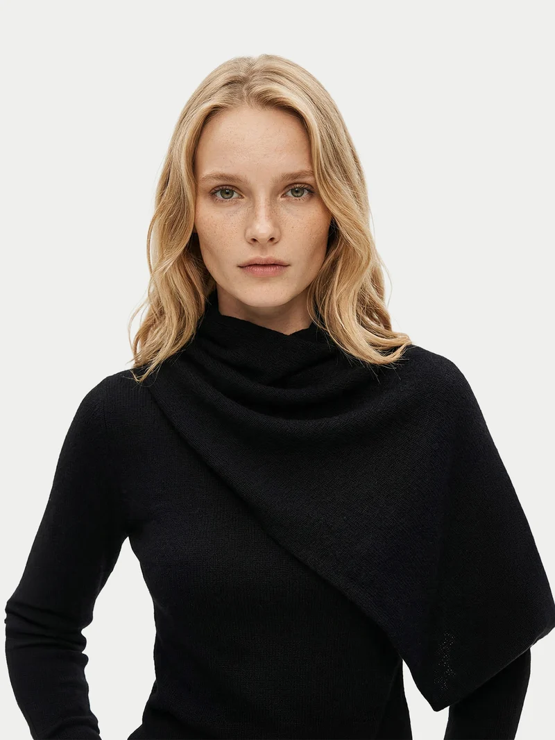 Kaschmirpullover mit drapiertem Schal