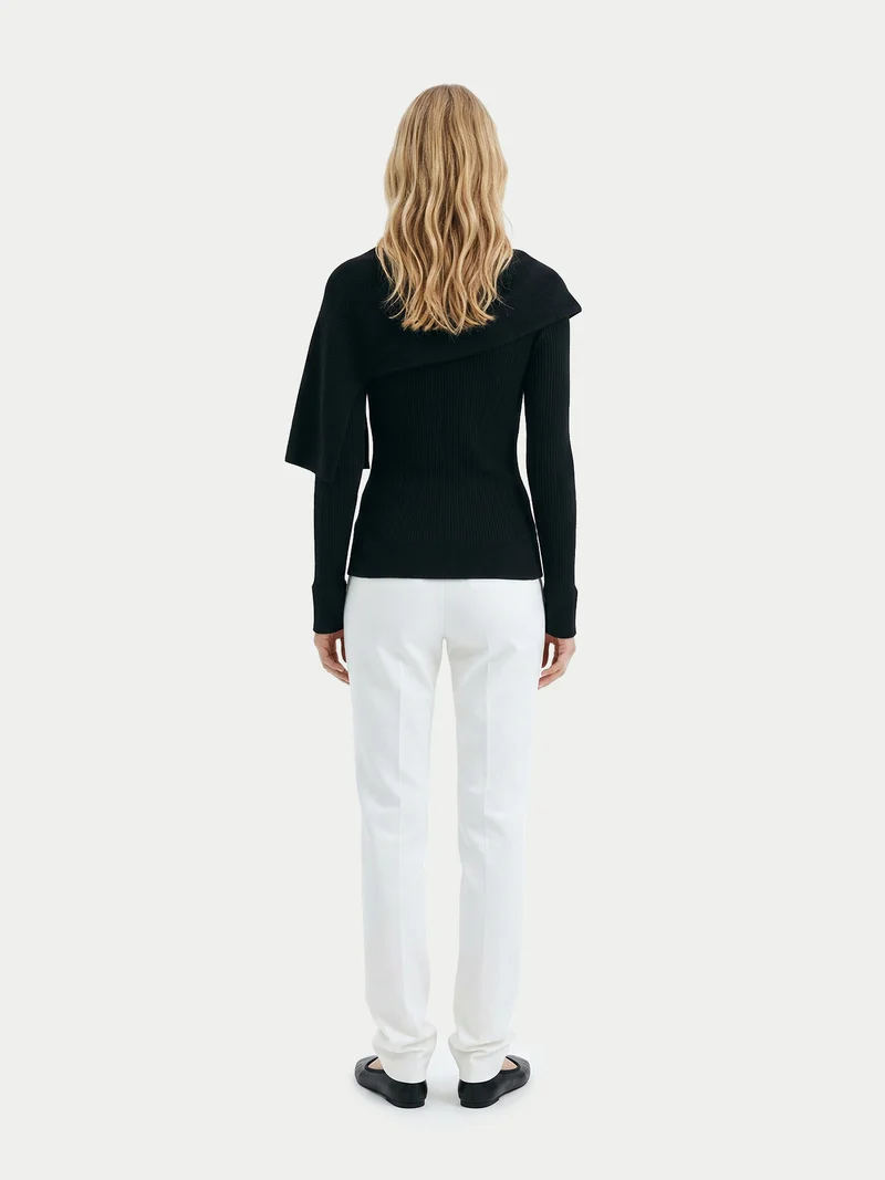 Kaschmirpullover mit drapiertem Schal