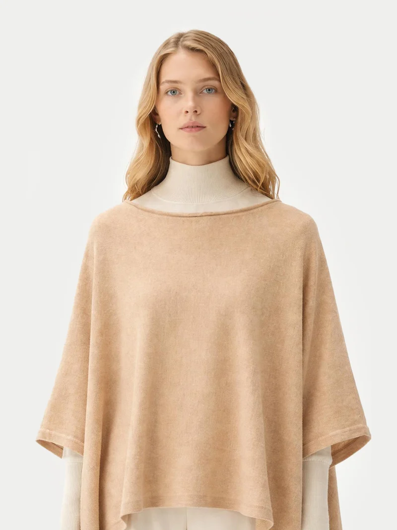 Kaschmir-Poncho mit U-Boot-Ausschnitt