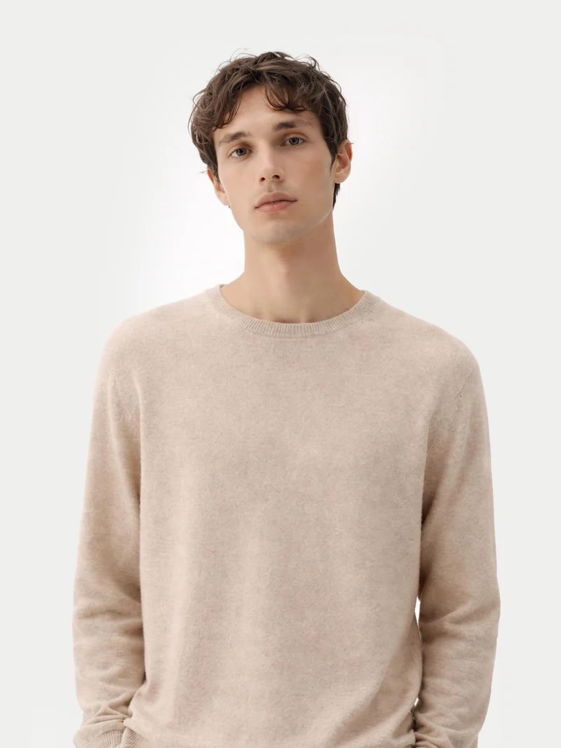 Naturfarbener Basic Kaschmirpullover mit R-Ausschnitt