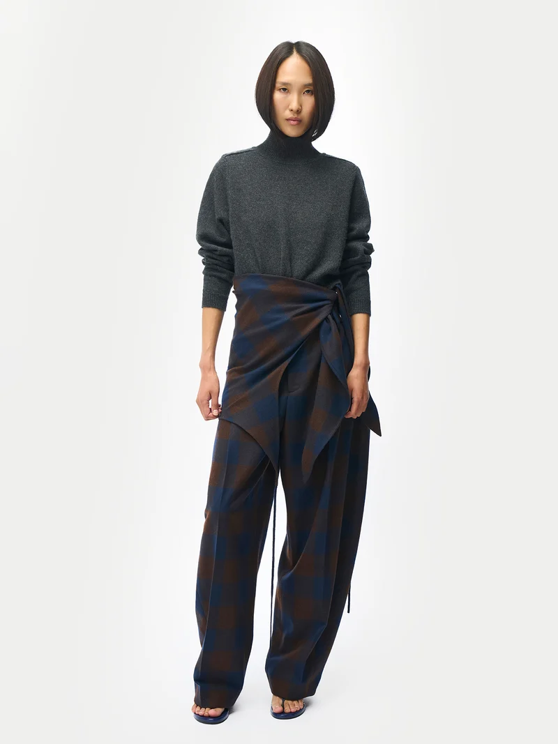 Kaschmir-Pullover mit hohem Kragen in Cropped-Länge