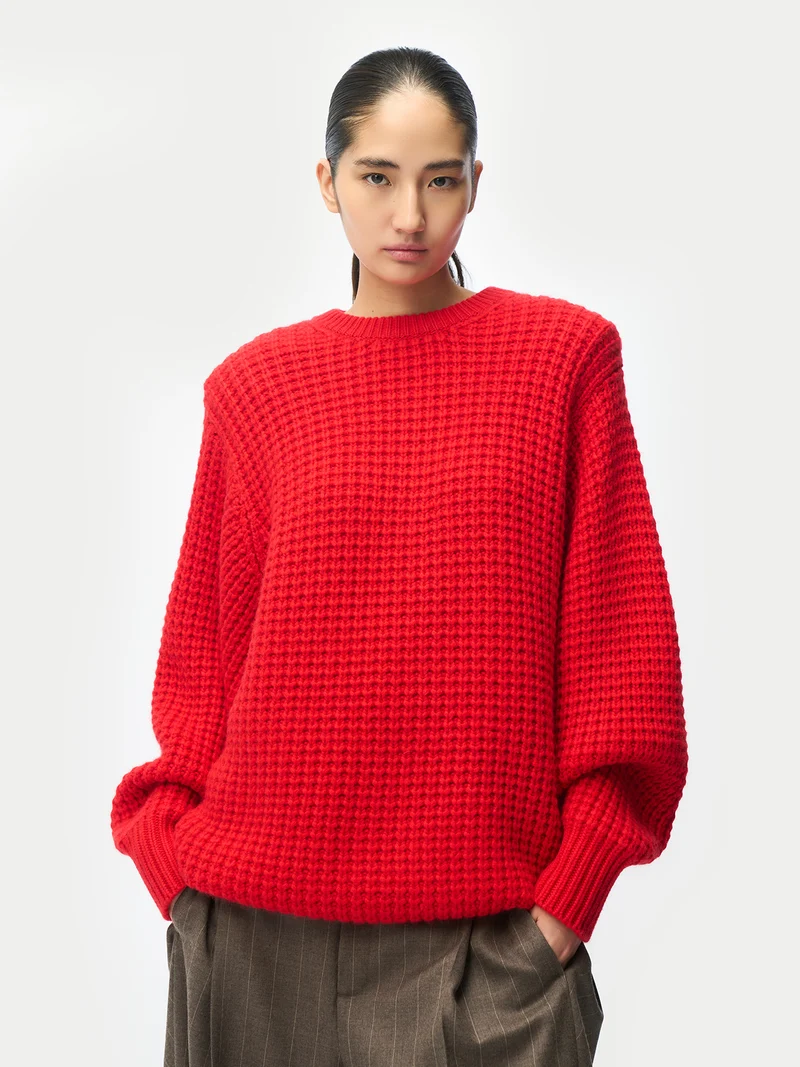 Kaschmir-Rundhals-Pullover mit breiten Schultern