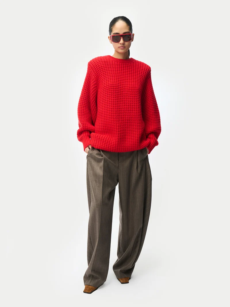 Kaschmir-Rundhals-Pullover mit breiten Schultern