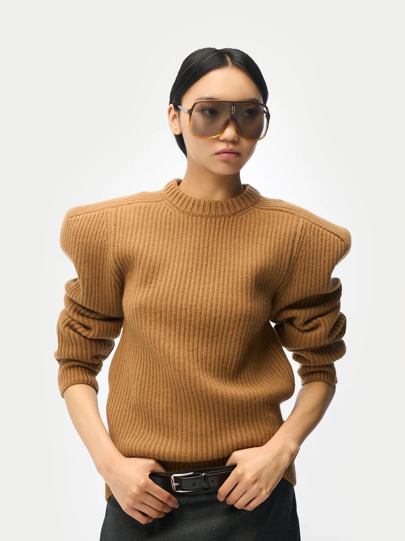 Kaschmir-Pullover mit skulpturalen Schultern