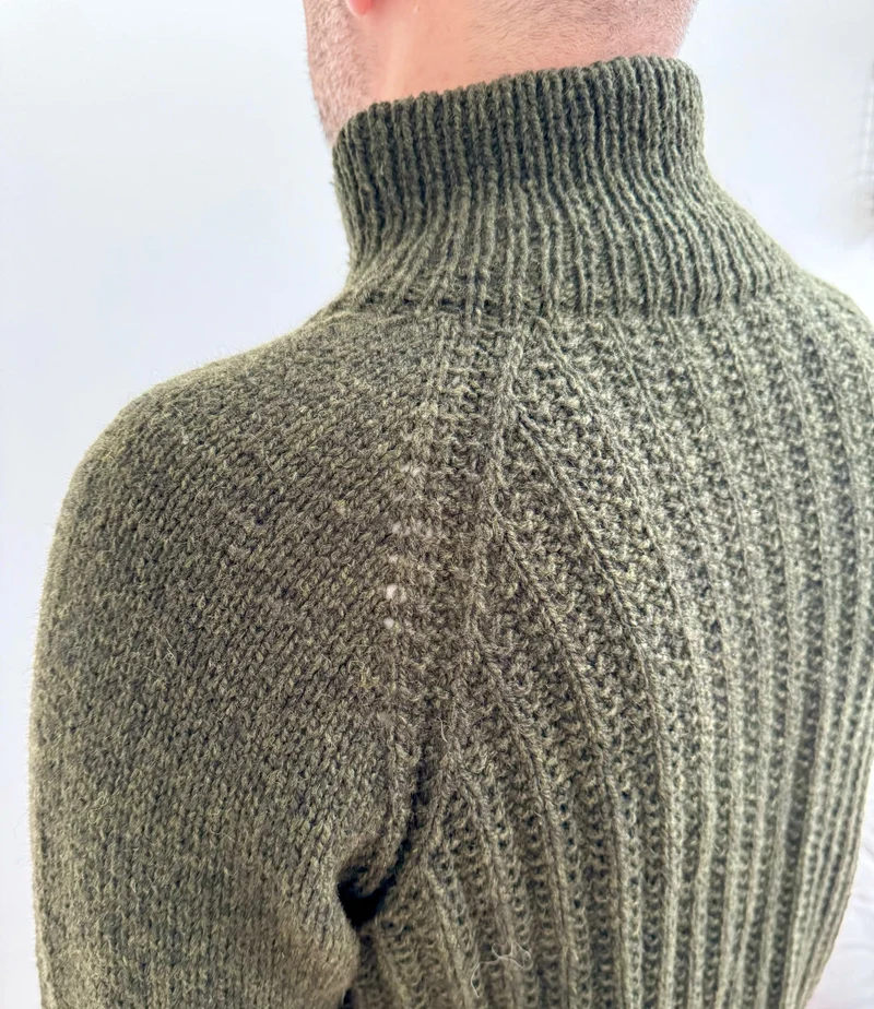 CozyZipperSweater ENG