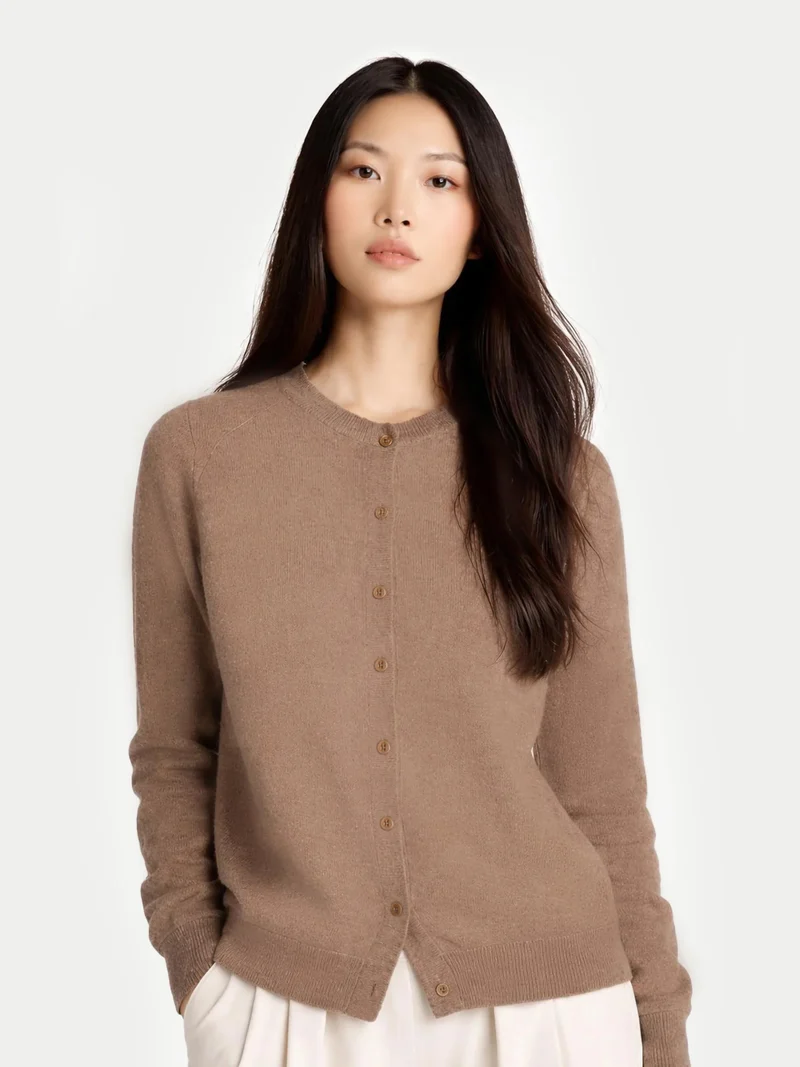 Naturfarbene Basic R-Ausschnitt Kaschmirstrickjacke