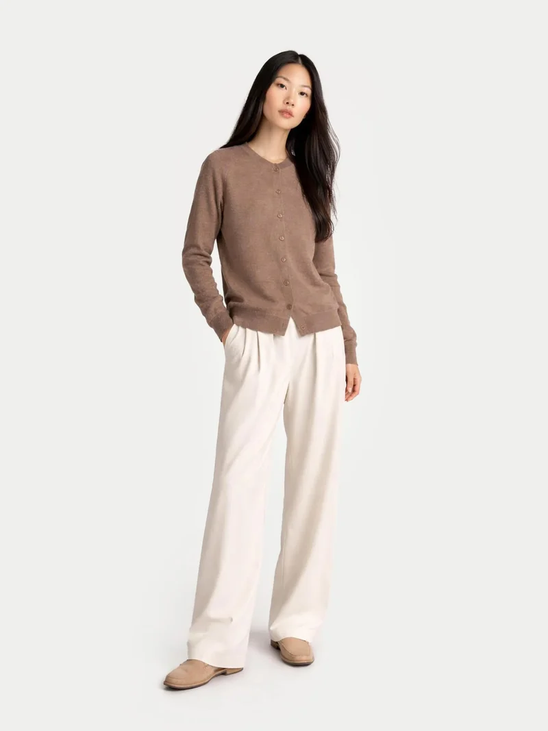 Naturfarbene Basic R-Ausschnitt Kaschmirstrickjacke