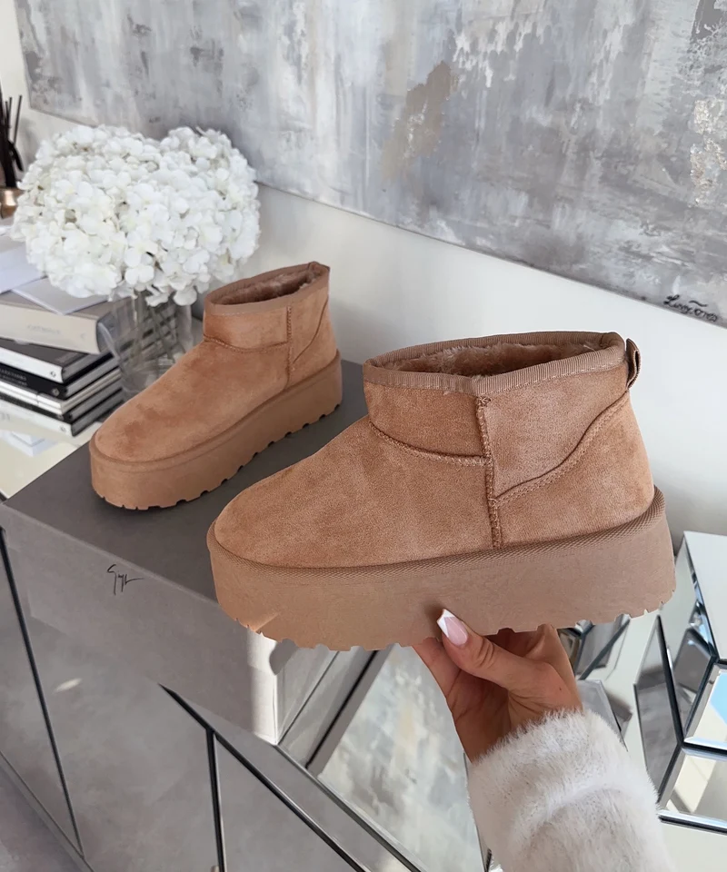 Gefütterte Plateau Boots Nina Camel