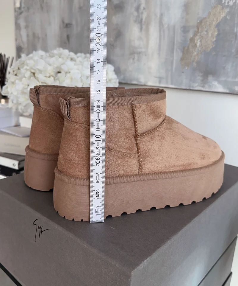 Gefütterte Plateau Boots Nina Camel