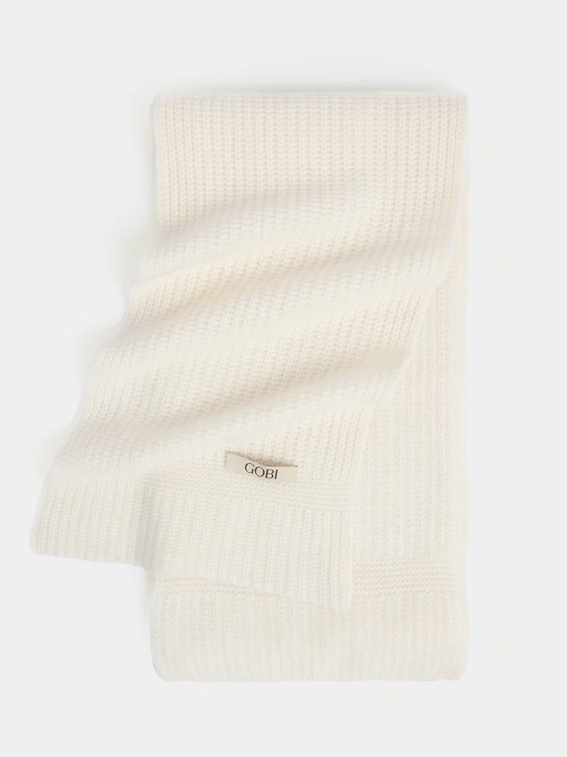 Breitgerippter Strickschal