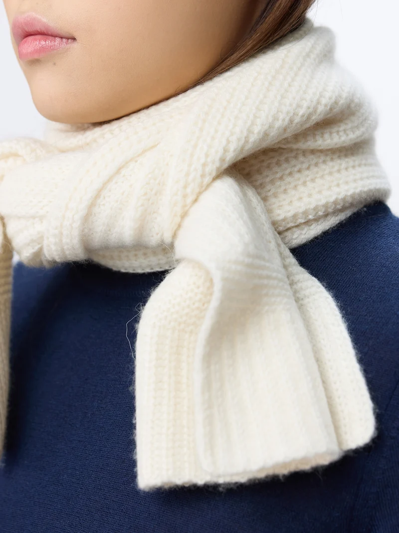 Breitgerippter Strickschal