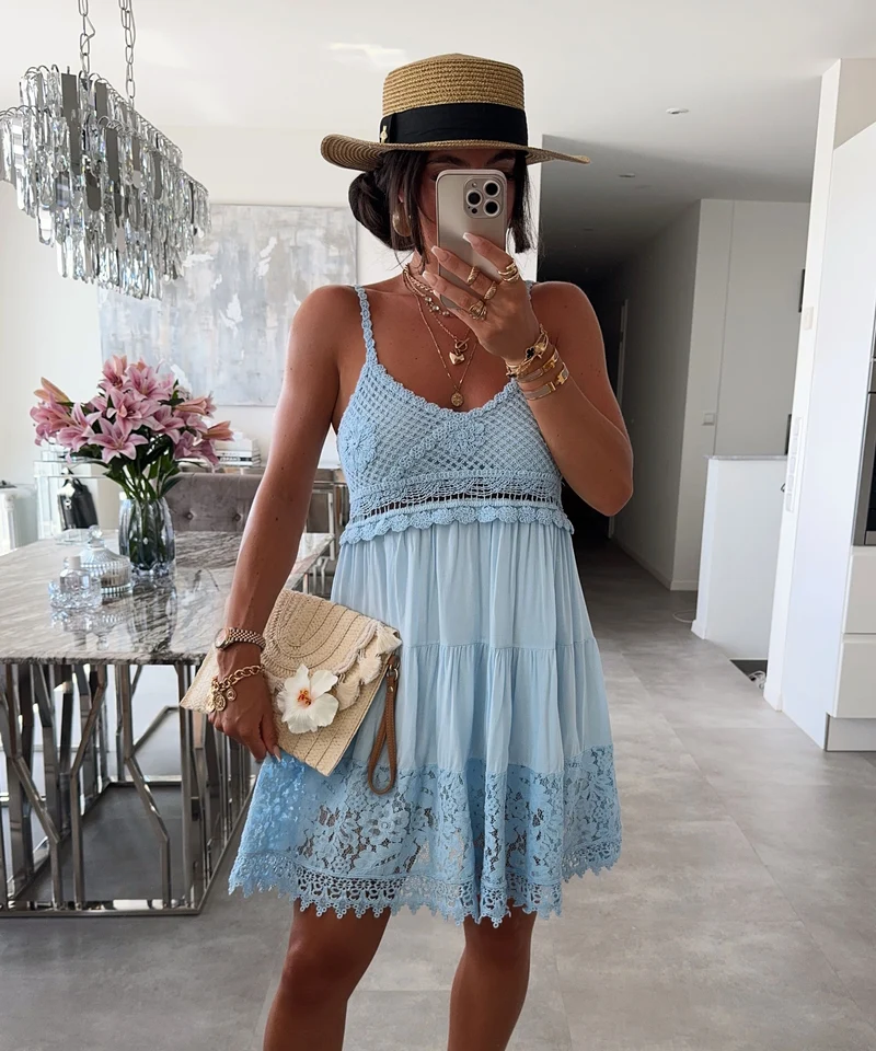 Kleid mit Spitze Emna Hellblau