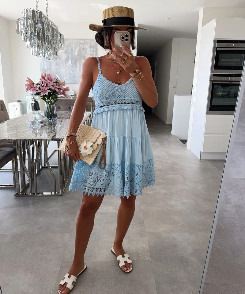 Kleid mit Spitze Emna Hellblau