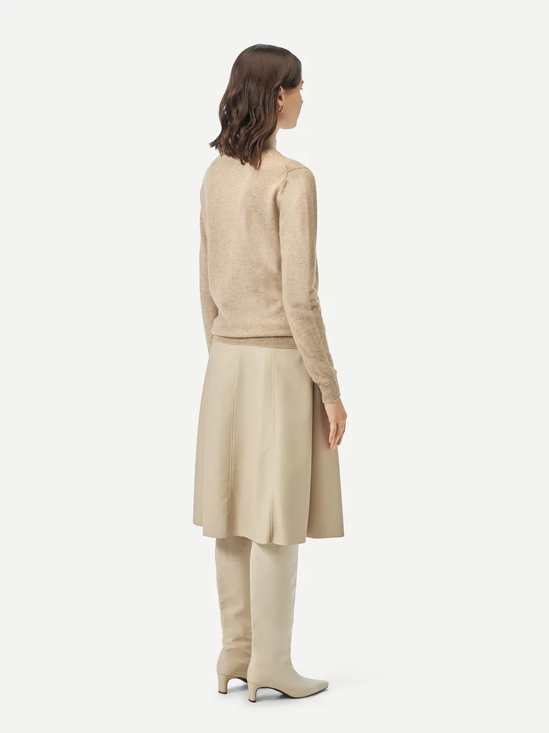 Naturfarbener Basic Stehkragenpullover aus Kaschmir