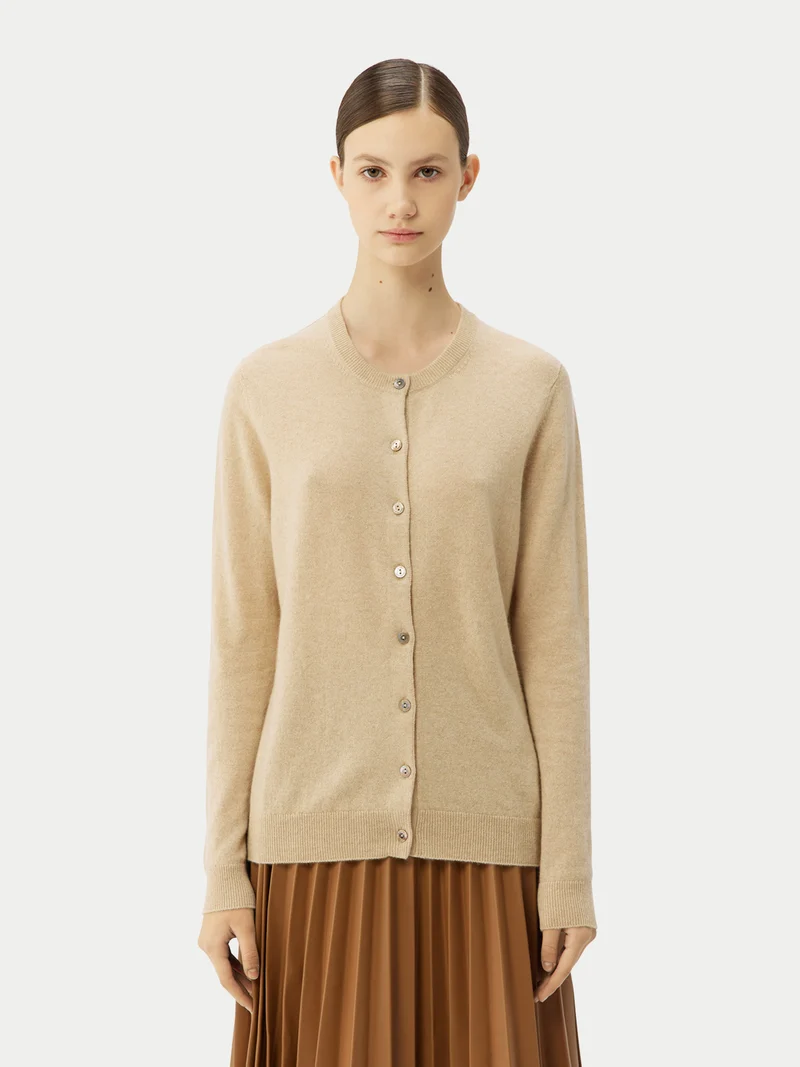 Naturfarbene R-Ausschnitt Kaschmirstrickjacke