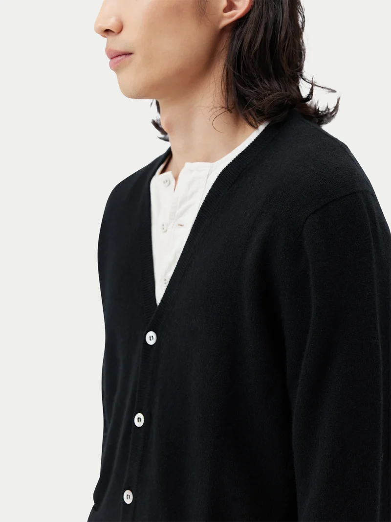V-Ausschnitt Kaschmir Strickjacke mit Knöpfen