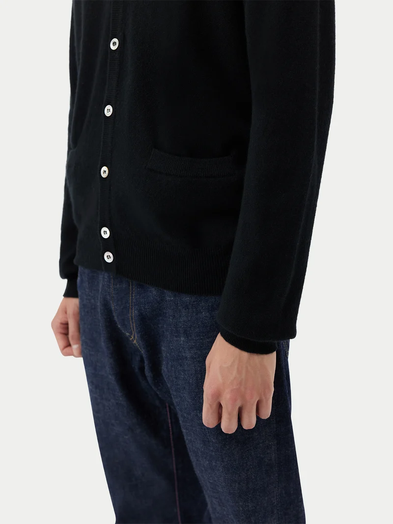 V-Ausschnitt Kaschmir Strickjacke mit Knöpfen