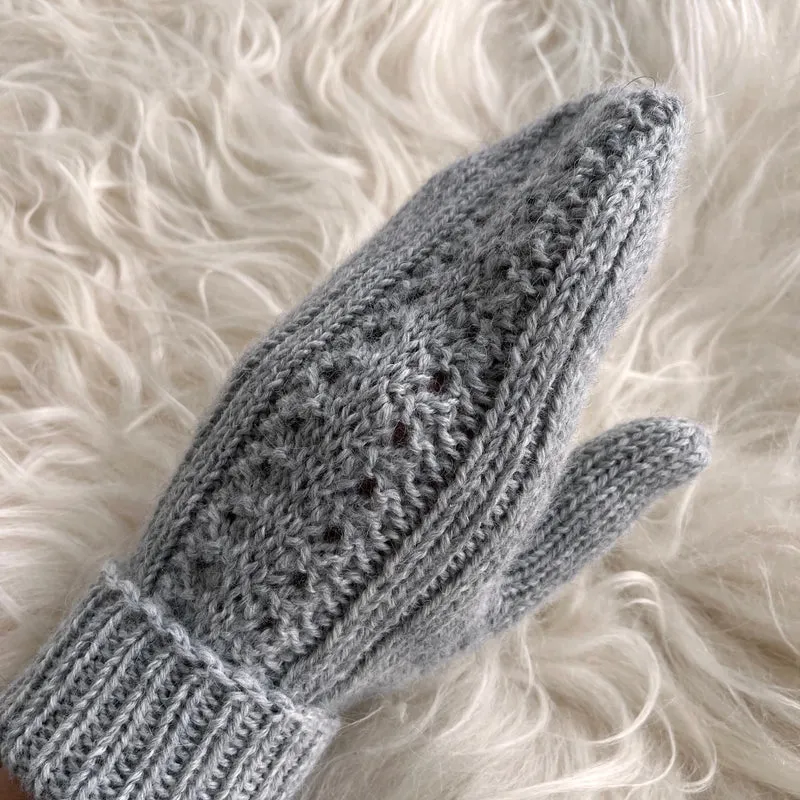 SnowflakeMittens DEU