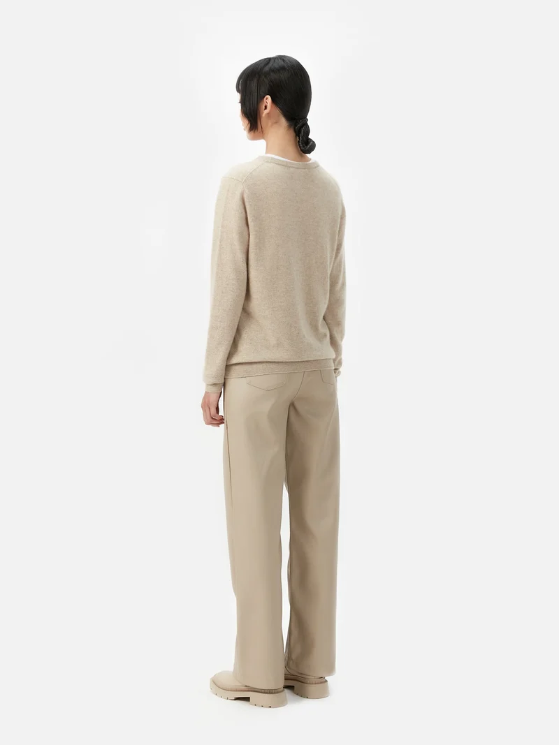 Naturfarbene V-Ausschnitt Kaschmirstrickjacke