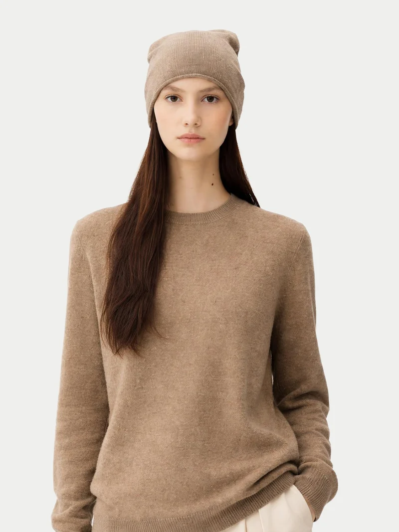 Naturfarbenes Kaschmir-Set aus Pullover und Mütze