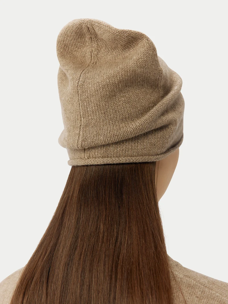 Naturfarbenes Kaschmir-Set aus Pullover und Mütze