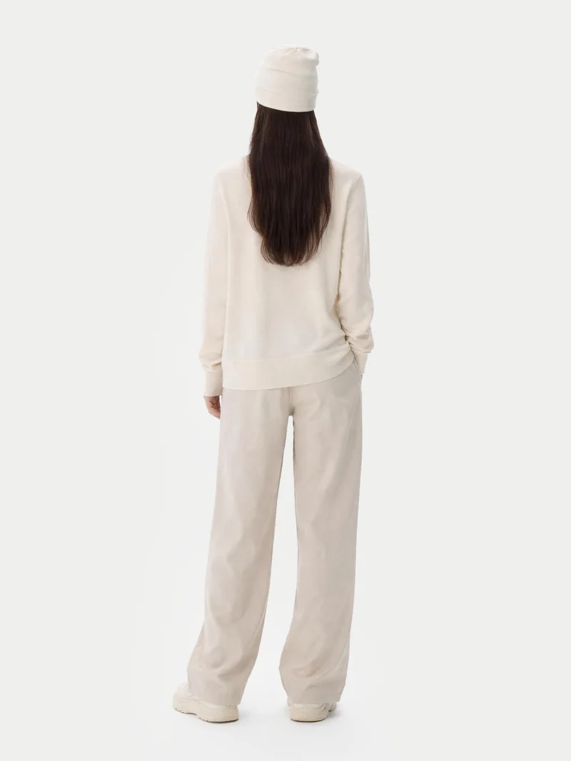 Naturfarbenes Kaschmir-Set aus Pullover und Mütze