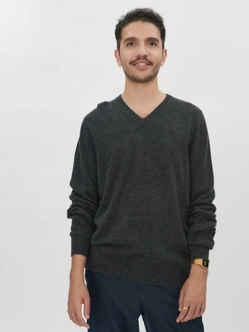 Basic Kaschmirpullover mit V-Ausschnitt