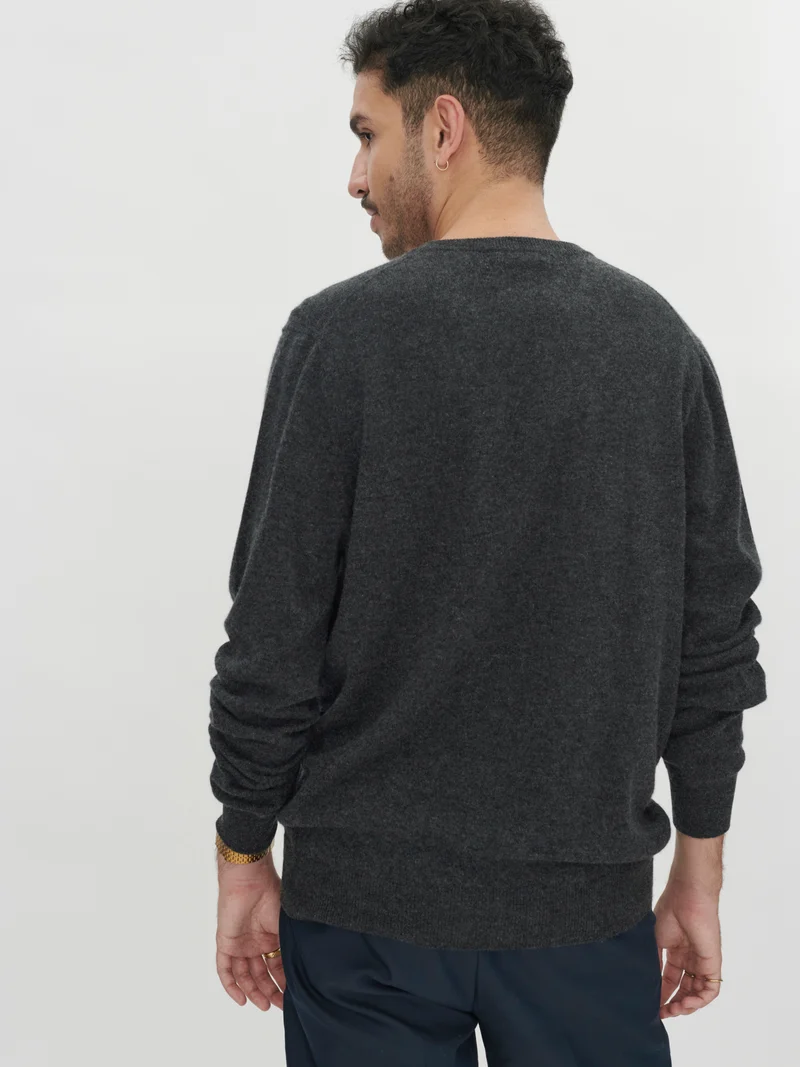 Basic Kaschmirpullover mit V-Ausschnitt