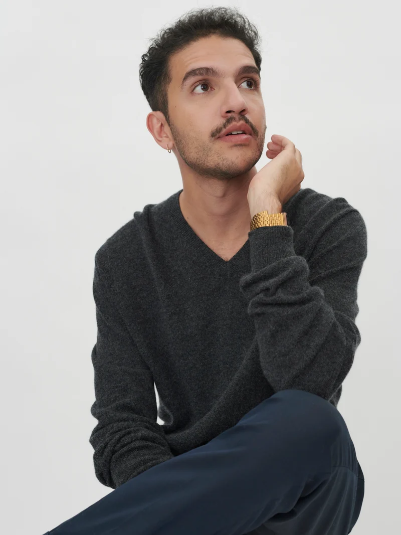 Basic Kaschmirpullover mit V-Ausschnitt