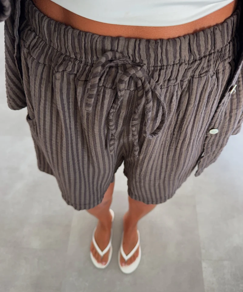 Musselin Shorts Laya Streifen Braun
