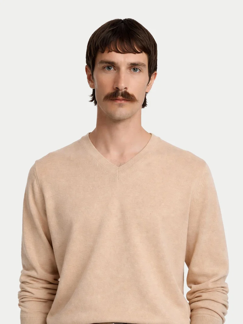 Naturfarbener Basic Kaschmirpullover mit V-Ausschnitt