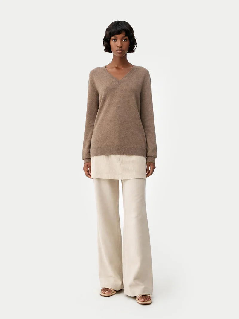 Naturfarbener Basic V-Ausschnitt Kaschmirpullover