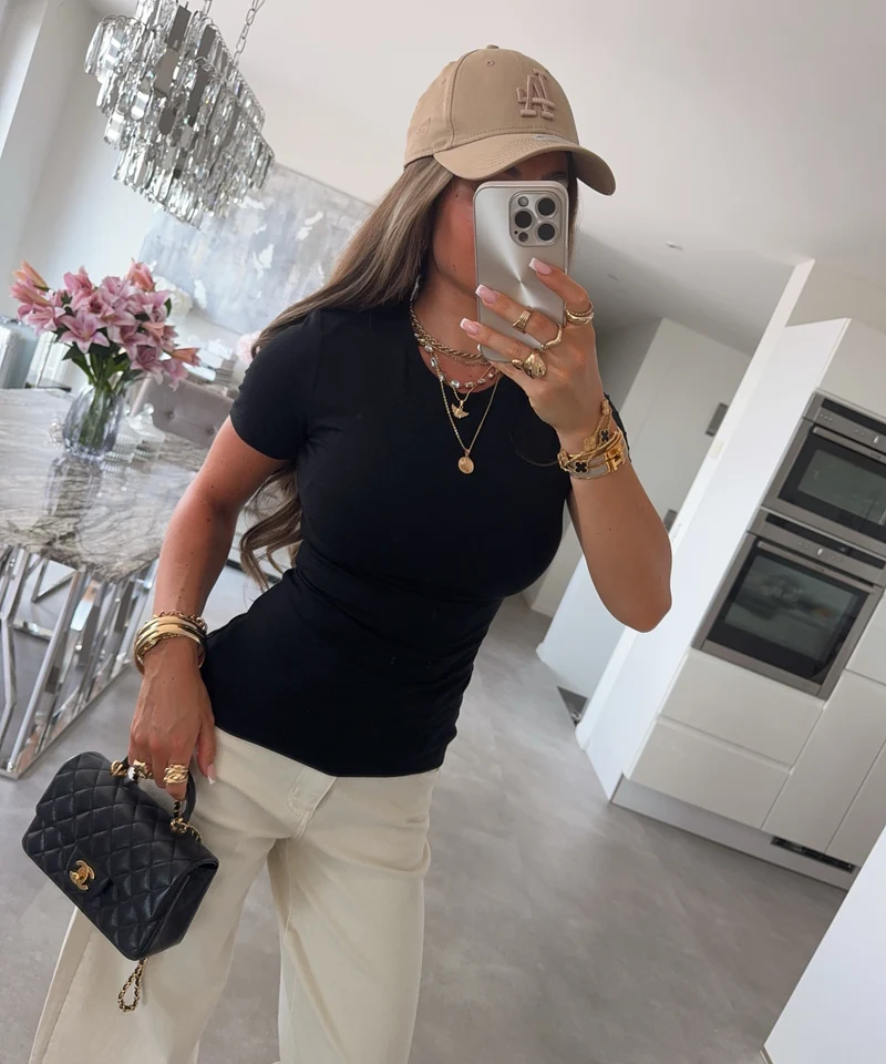 Basic T-Shirt Loraya Schwarz